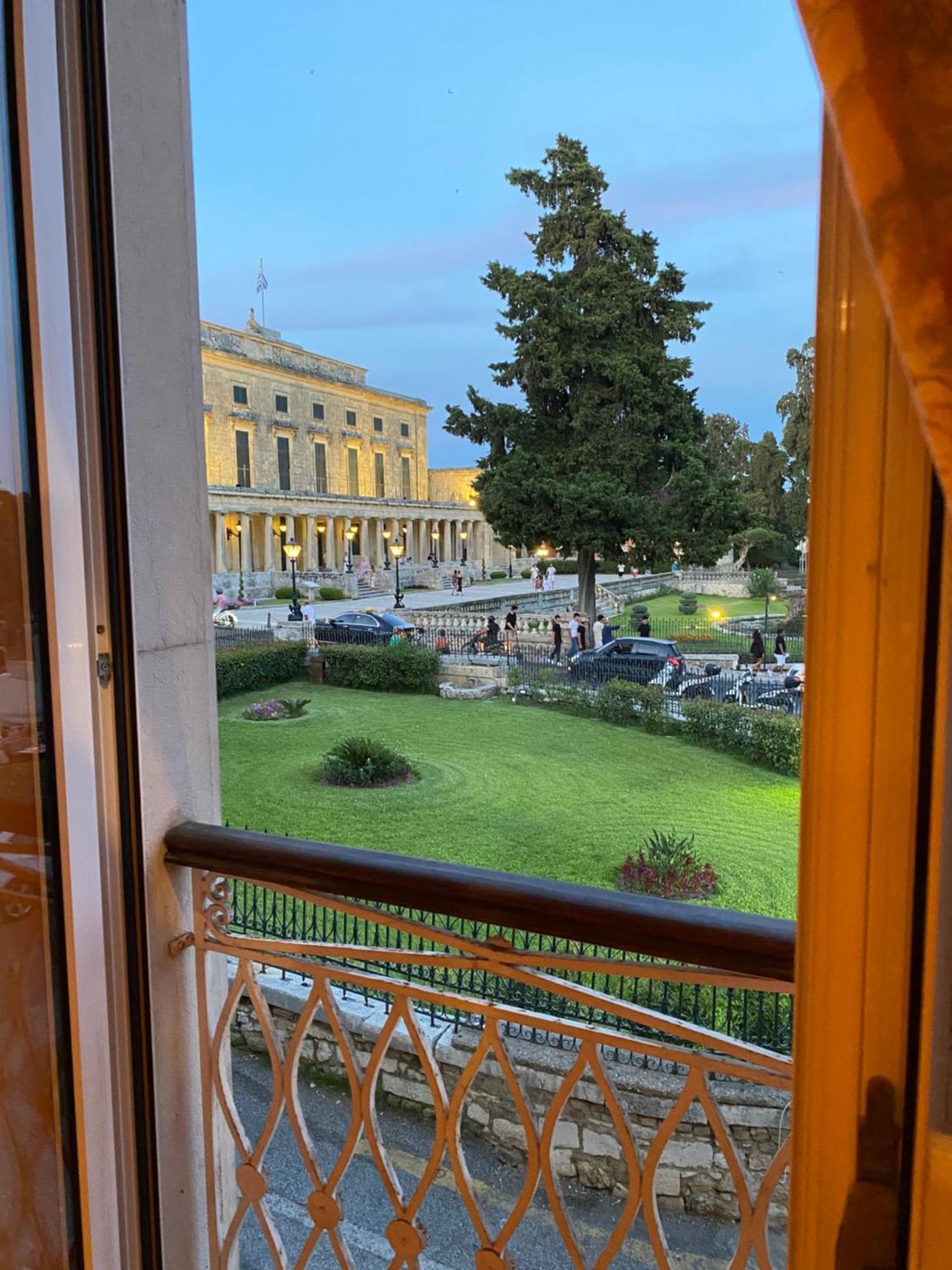 Palazzo Luxury Suite - View To Liston Square & Old Fortress Of Corfu Old Town Bagian luar foto