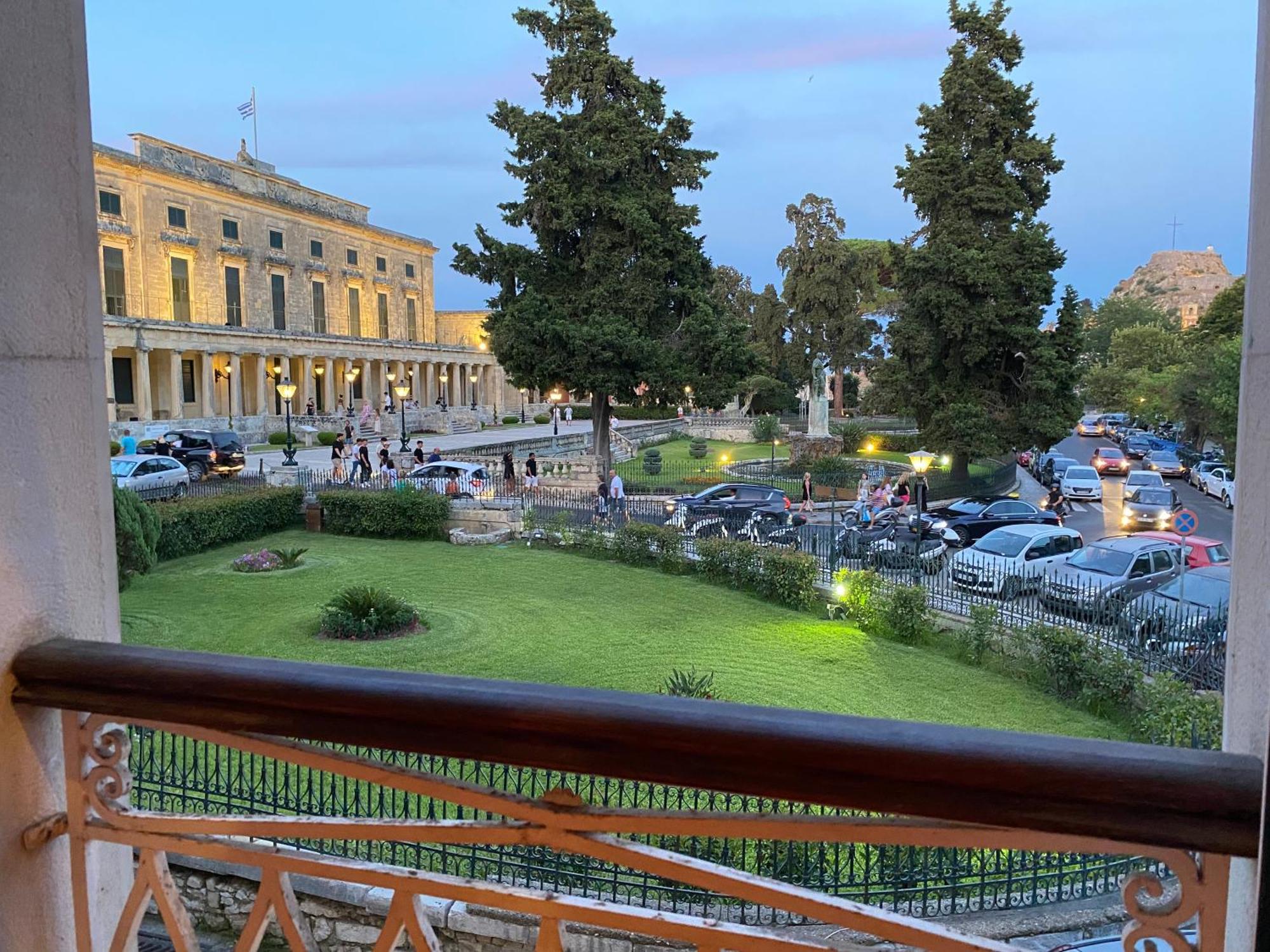 Palazzo Luxury Suite - View To Liston Square & Old Fortress Of Corfu Old Town Bagian luar foto